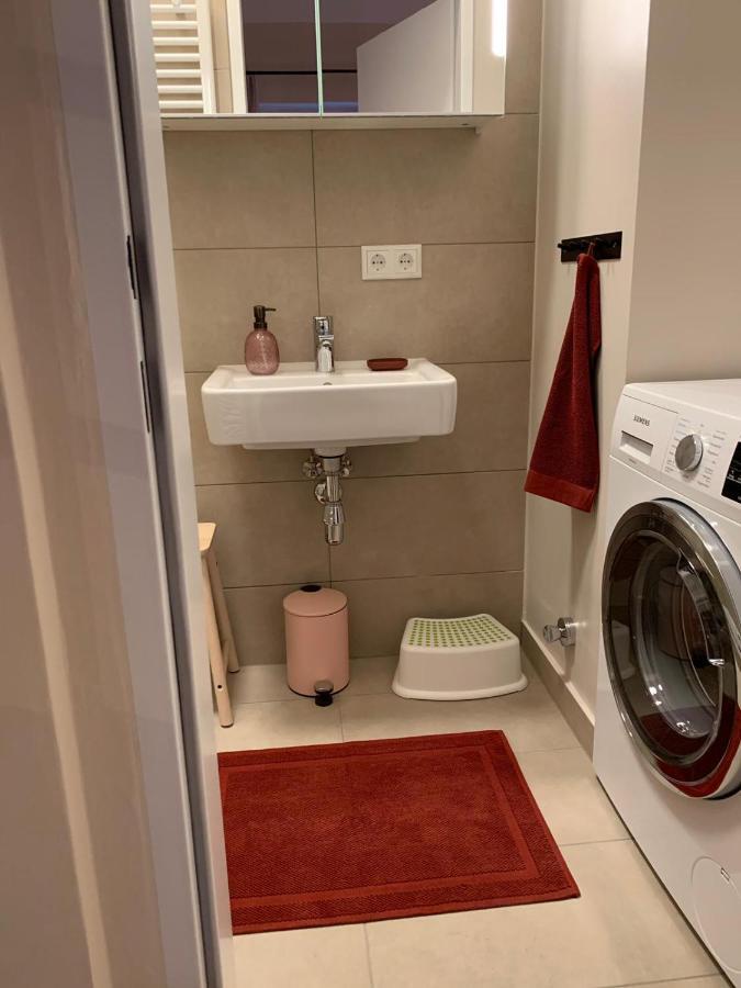 Apartment Red Flat By Grazrentals Direct By & Free Parking *